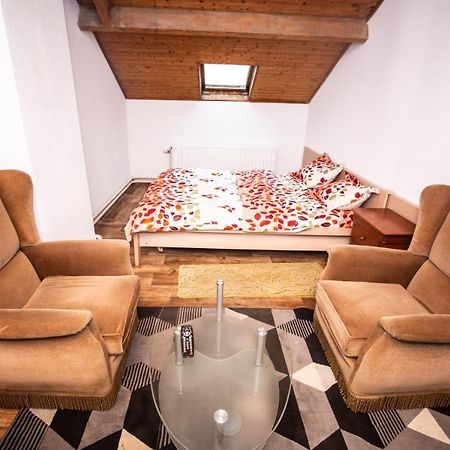 Belle chambre sur liège Extérieur photo