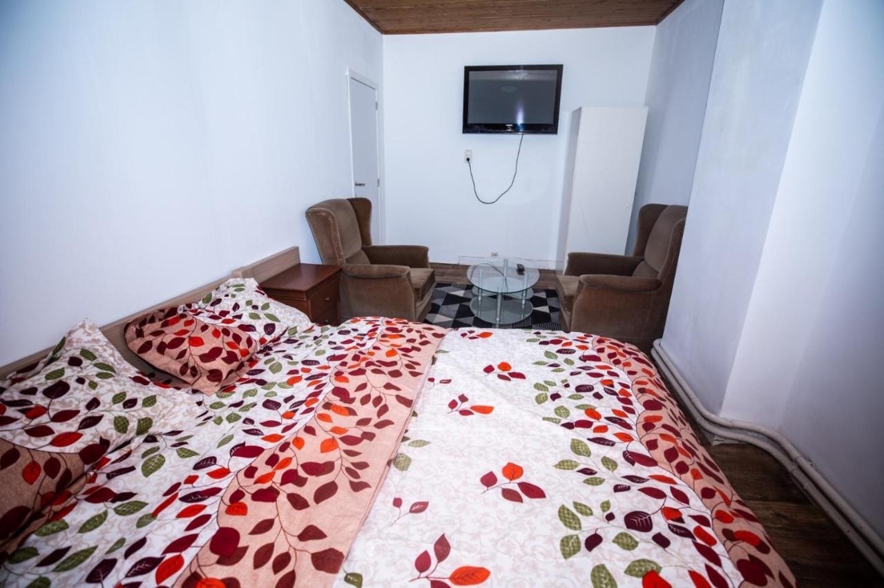 Belle chambre sur liège Extérieur photo